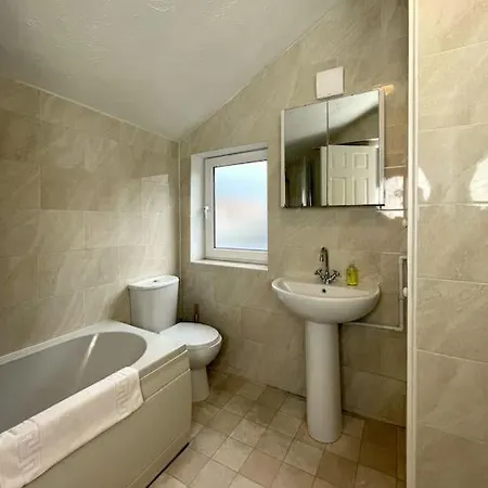 Semesterbostad Tranquil 3 Bed Haven Near Harbourside