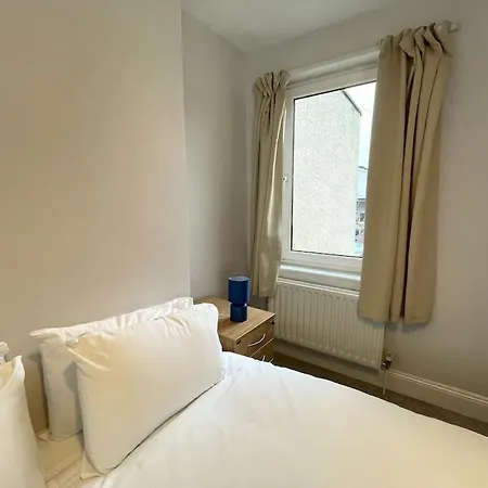 Vakantiehuis Tranquil 3 Bed Haven Near Harbourside *