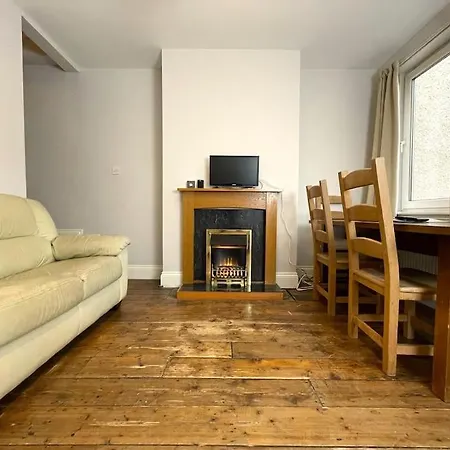 Tranquil 3 Bed Haven Near Harbourside Bristol