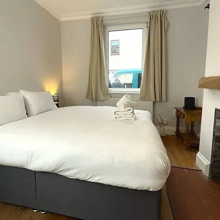 Tranquil 3 Bed Haven Near Harbourside * Bristol