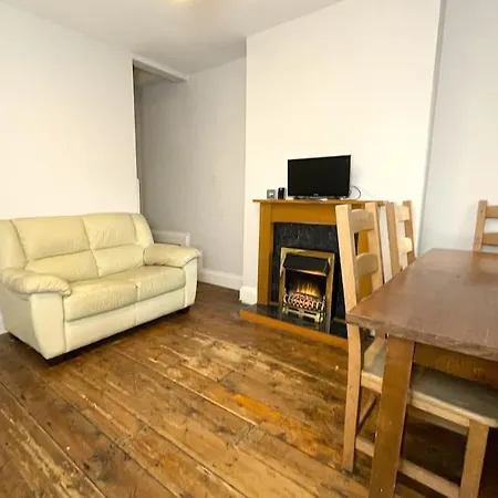Tranquil 3 Bed Haven Near Harbourside Bristol